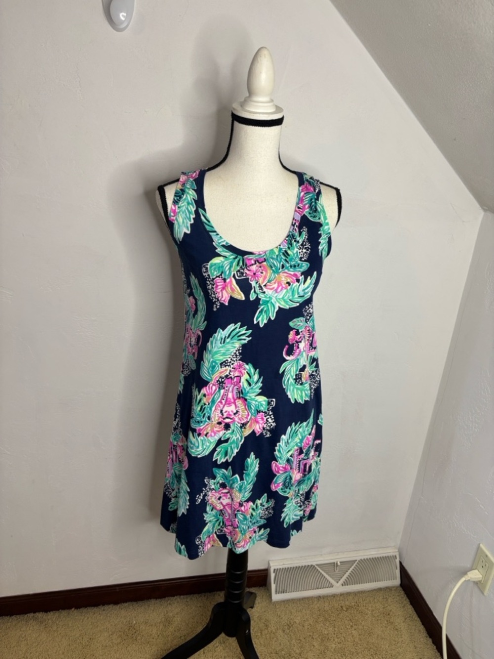 Lilly Pulitzer Gray Floral Stretch Top with Pink and Teal Accents XS